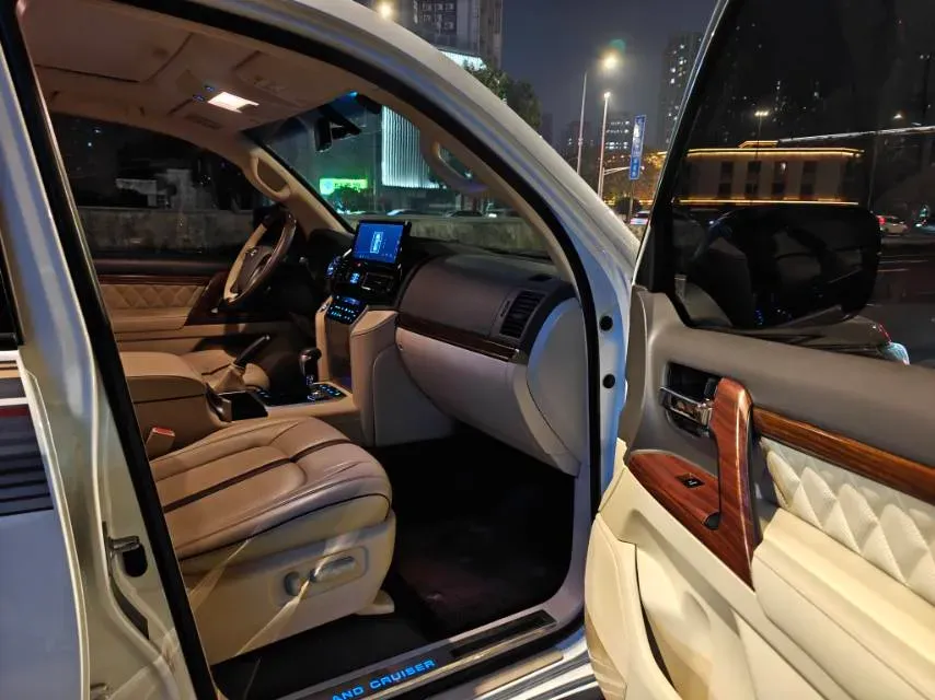 2015 Toyota Land Cruiser 4.0L 275HP V6 5AT,autocango,china used car exporter,china ev exporter,chinese used car exporter,chinese used ev exporter