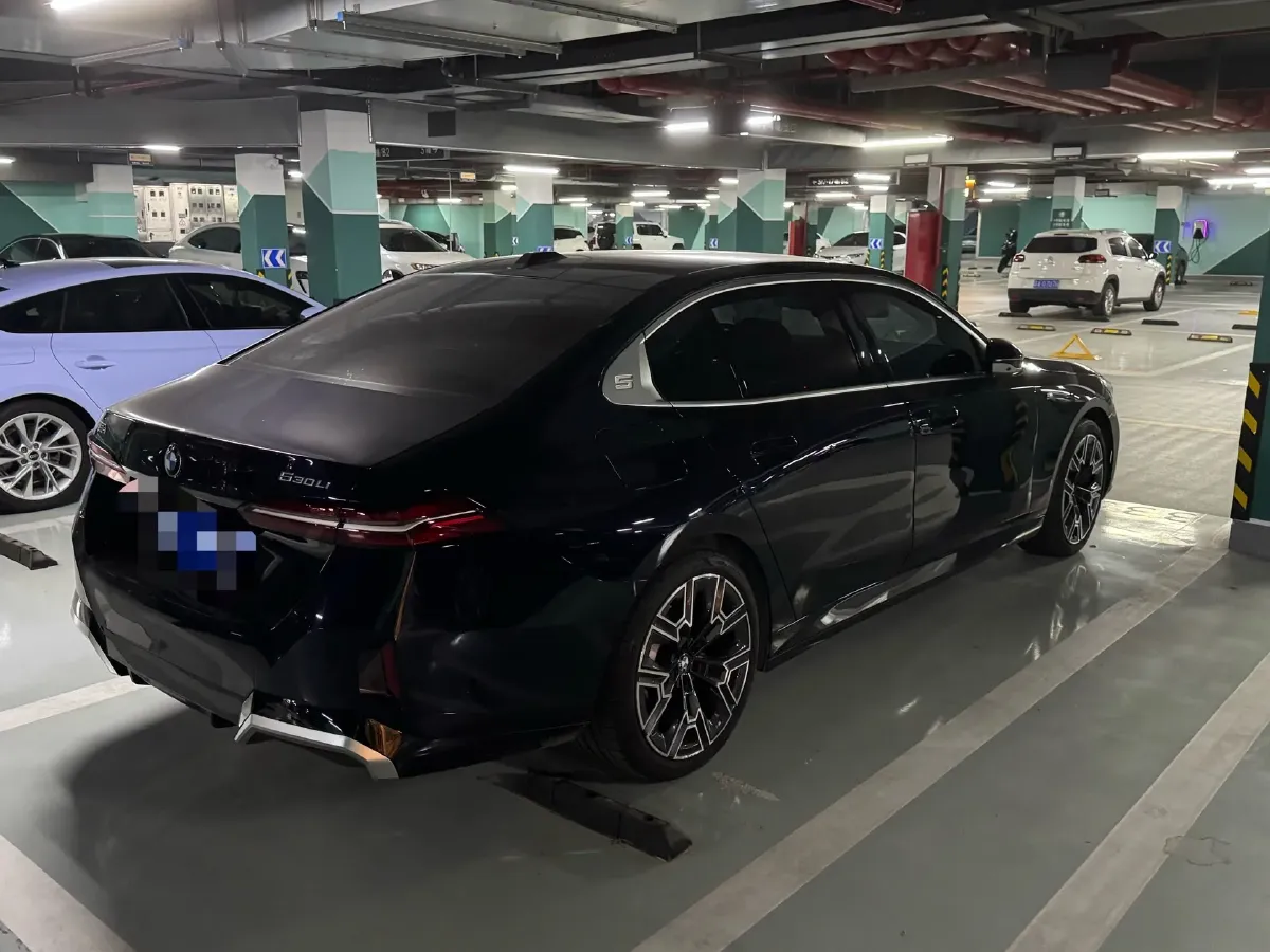 2024 BMW 5 Series 2.0T 258HP L4 8AT,autocango,china used car exporter,china ev exporter,chinese used car exporter,chinese used ev exporter