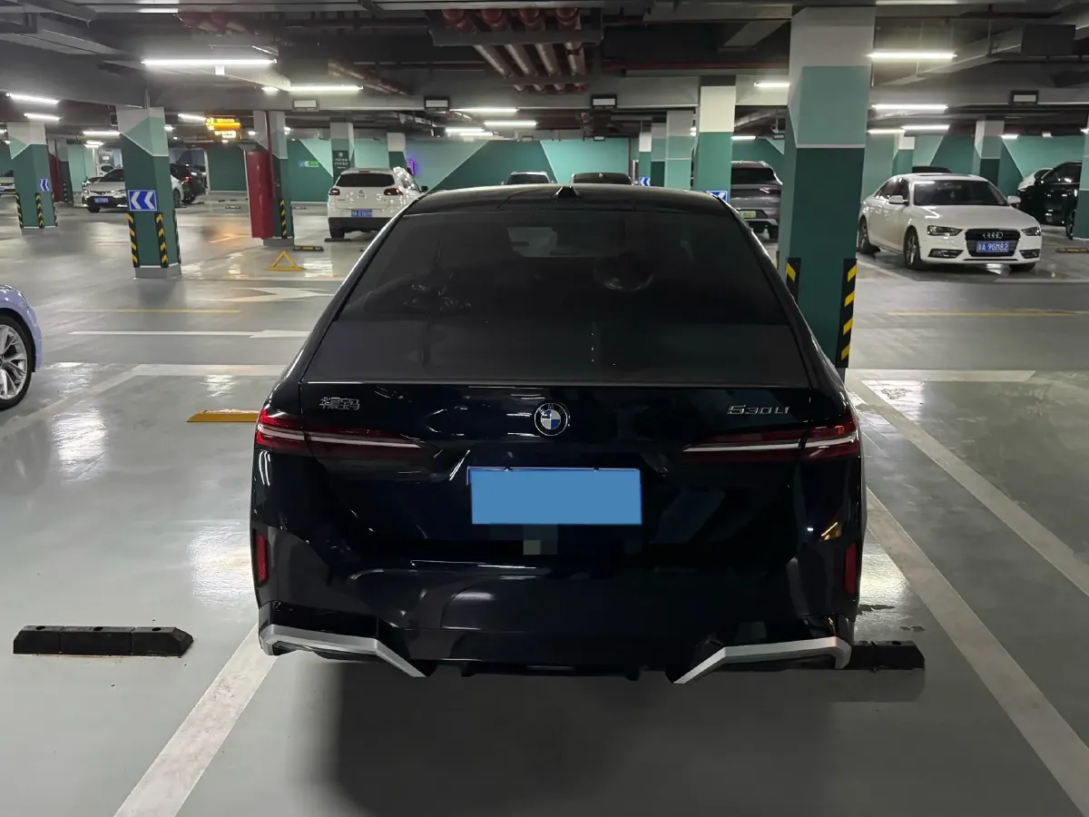 2024 BMW 5 Series 2.0T 258HP L4 8AT,autocango,china used car exporter,china ev exporter,chinese used car exporter,chinese used ev exporter