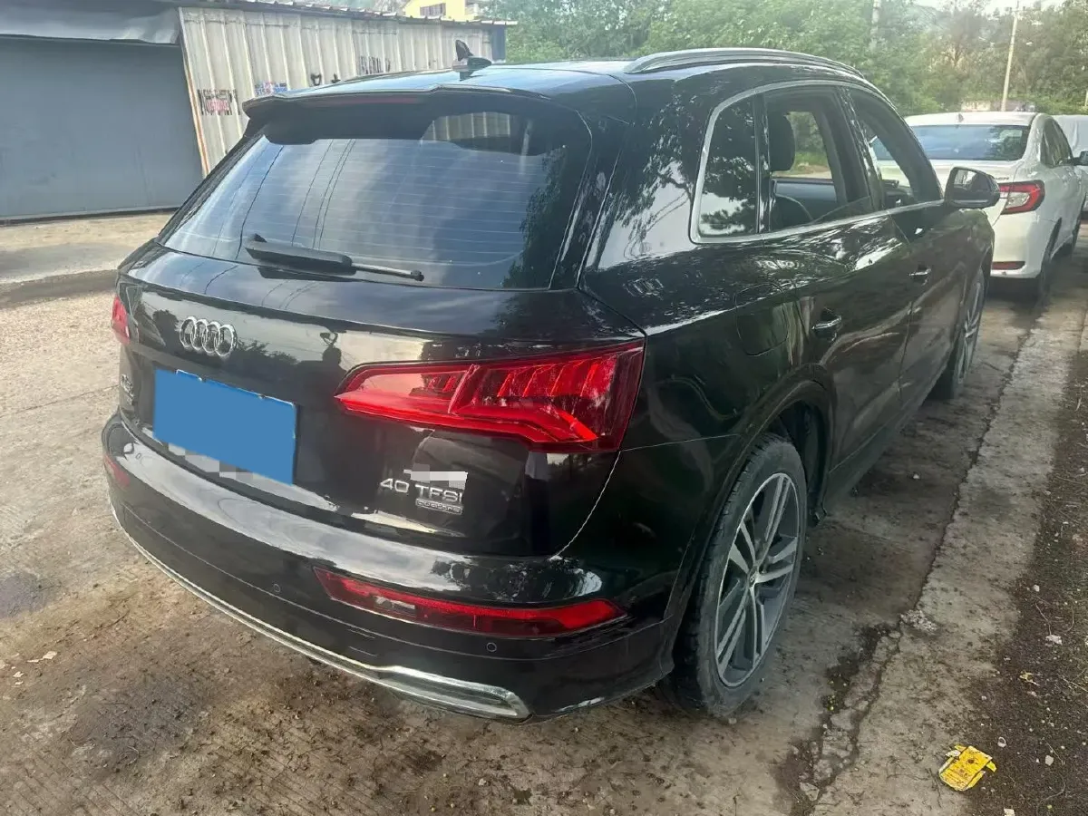 2020 Audi Q5L 2.0T 190HP L4 7DCT,autocango,china used car exporter,china ev exporter,chinese used car exporter,chinese used ev exporter