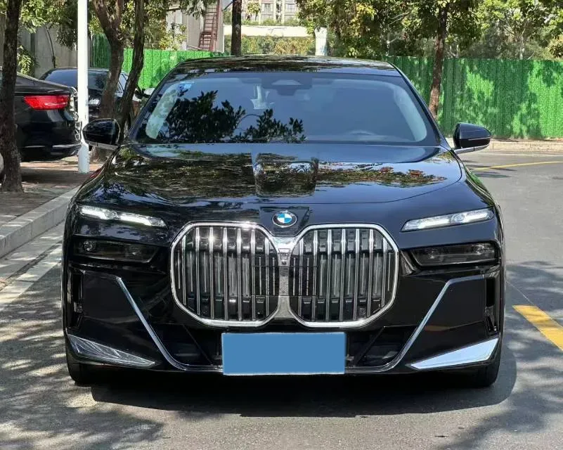 2023 BMW 7 Series 3.0T 381HP L6 8AT,autocango,china used car exporter,china ev exporter,chinese used car exporter,chinese used ev exporter