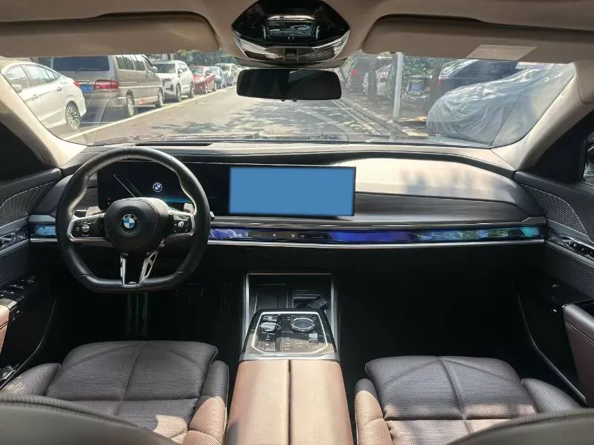 2023 BMW 7 Series 3.0T 381HP L6 8AT,autocango,china used car exporter,china ev exporter,chinese used car exporter,chinese used ev exporter