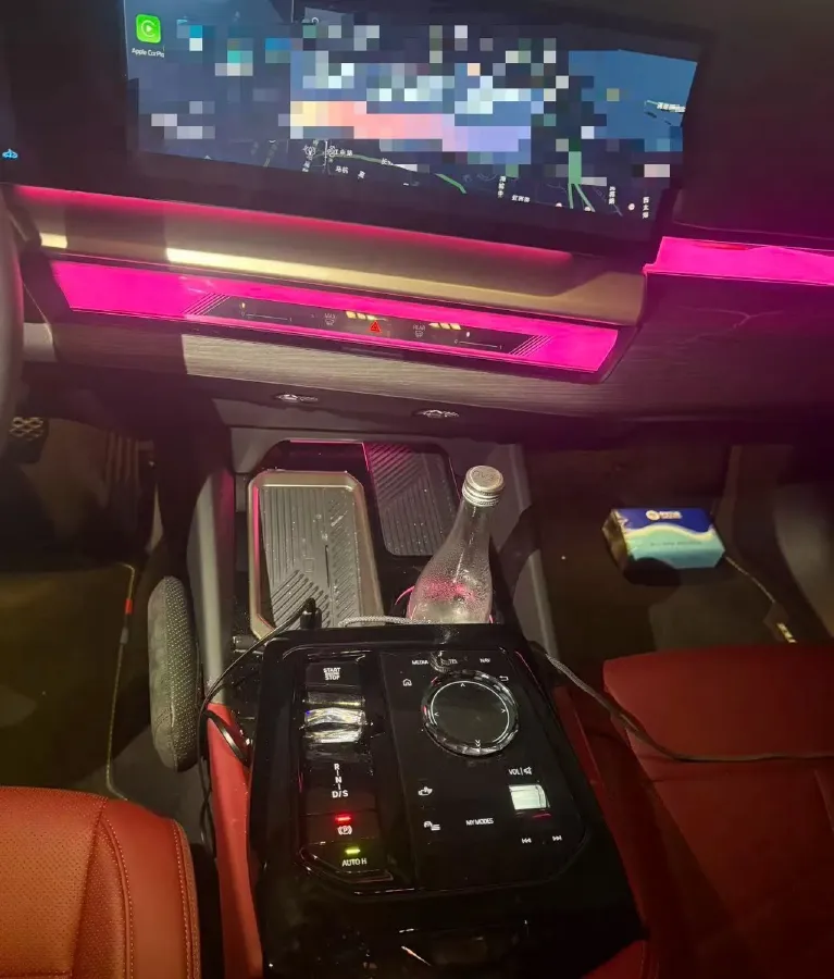 2025 BMW 5 Series 2.0T 258HP L4 8AT,autocango,china used car exporter,china ev exporter,chinese used car exporter,chinese used ev exporter