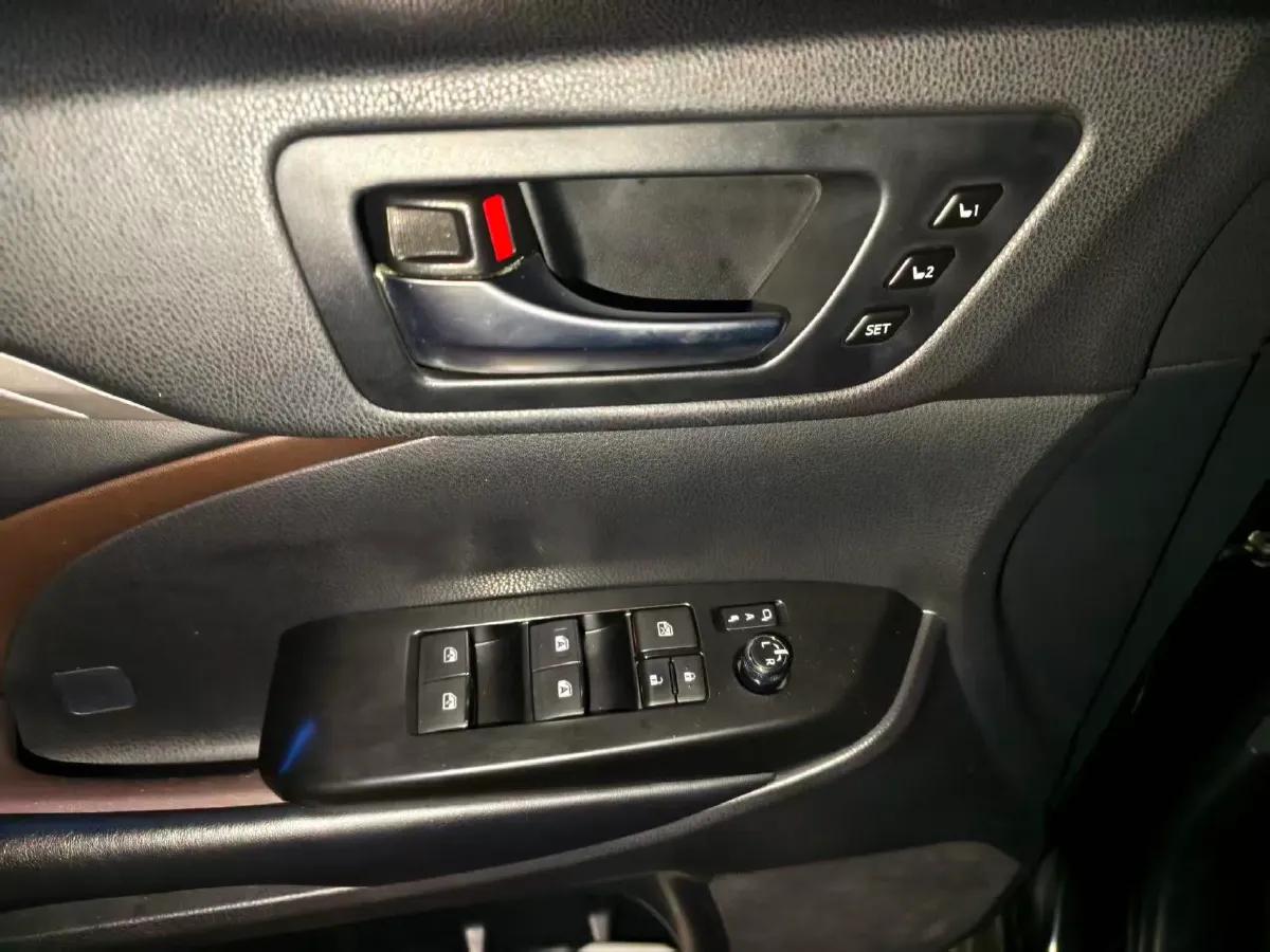 2018 Toyota Highlander 2.0T 220HP L4 6AT,autocango,china used car exporter,china ev exporter,chinese used car exporter,chinese used ev exporter