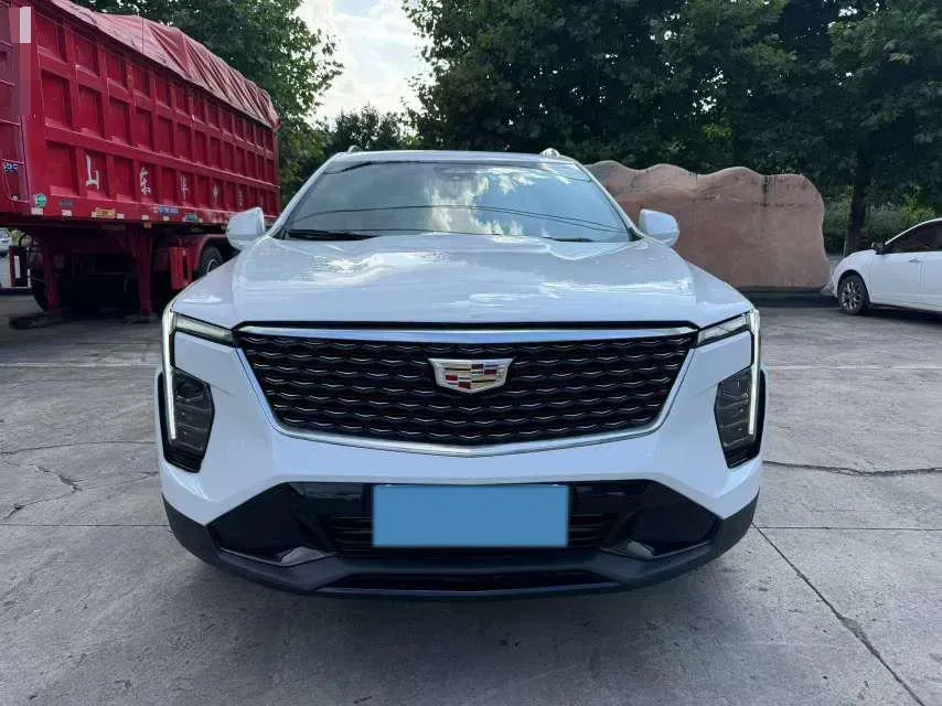 2024 Cadillac XT4 2.0T 237HP L4 9AT,autocango,china used car exporter,china ev exporter,chinese used car exporter,chinese used ev exporter