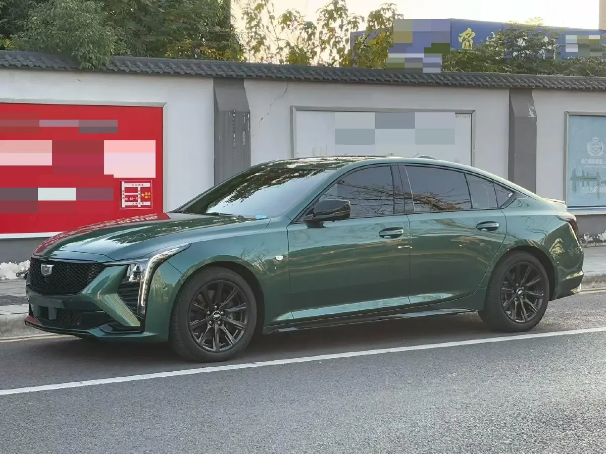 2025 Cadillac CT5 2.0T 237HP L4 10AT