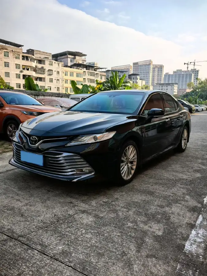 2019 Toyota Camry 2.5L 209HP L4 8AT
