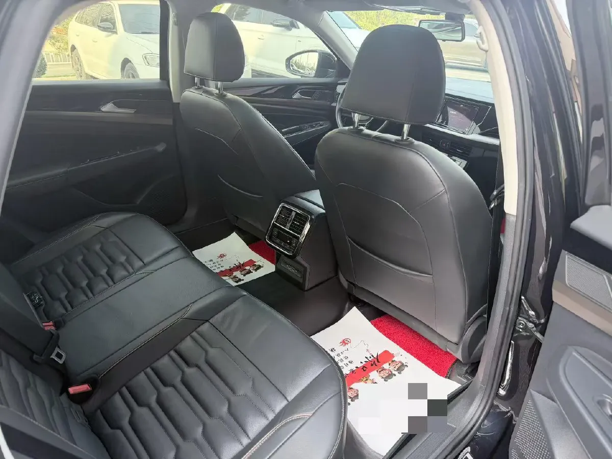 2019 Volvo V40 1.5T 152HP L4 6AT,autocango,china used car exporter,china ev exporter,chinese used car exporter,chinese used ev exporter