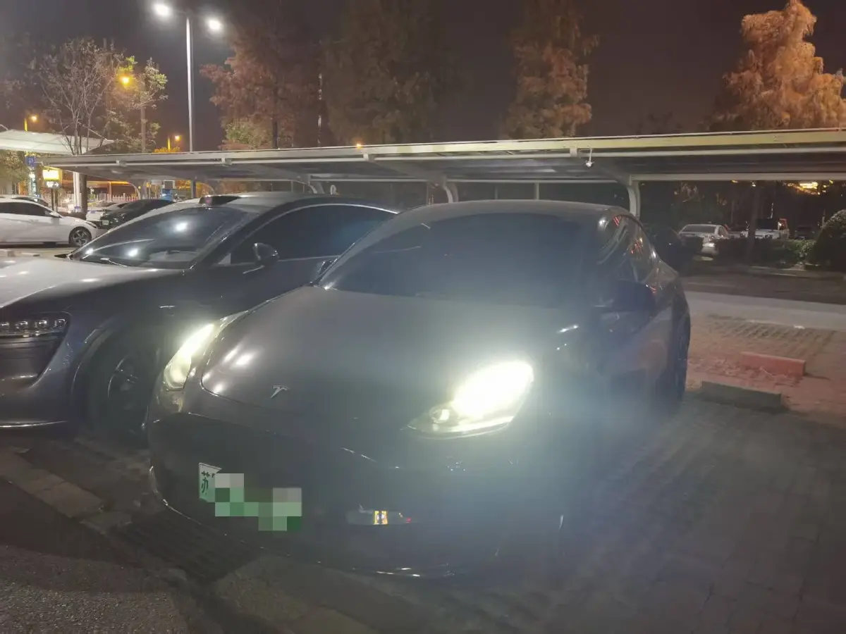 2022 Tesla Model Y BEV 60KWH