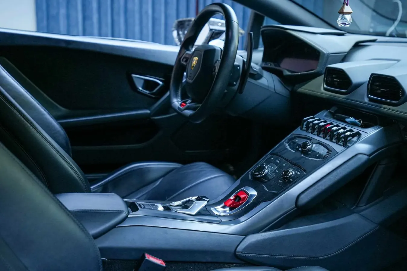 2016 Lamborghini Huracán 5.2L 580HP V10 7DCT,autocango,china used car exporter,china ev exporter,chinese used car exporter,chinese used ev exporter