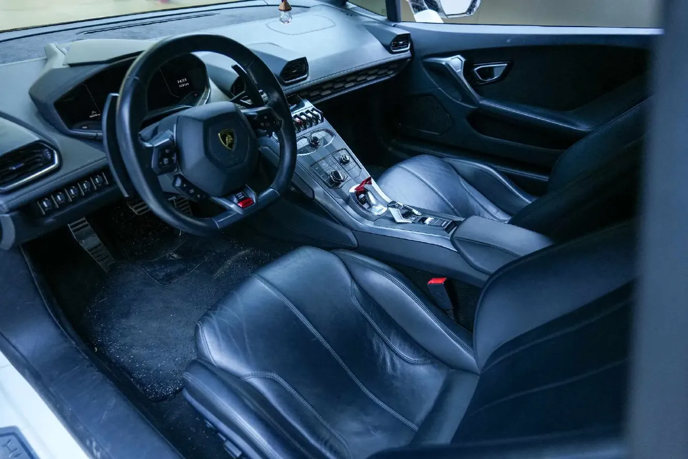 2016 Lamborghini Huracán 5.2L 580HP V10 7DCT,autocango,china used car exporter,china ev exporter,chinese used car exporter,chinese used ev exporter