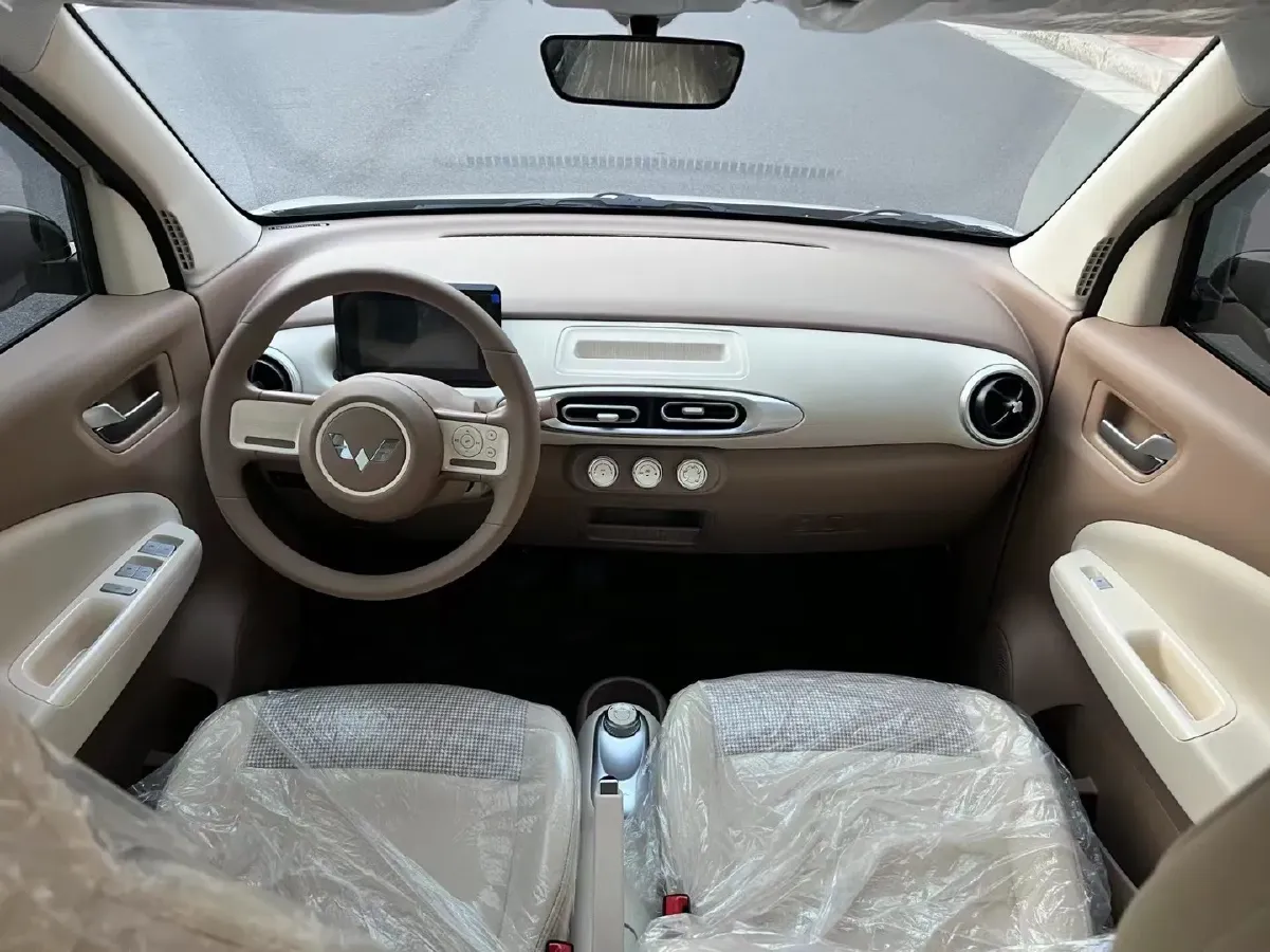 2025 WuLing HongGuang MINI EV BEV 16.2KWH,autocango,china used car exporter,china ev exporter,chinese used car exporter,chinese used ev exporter