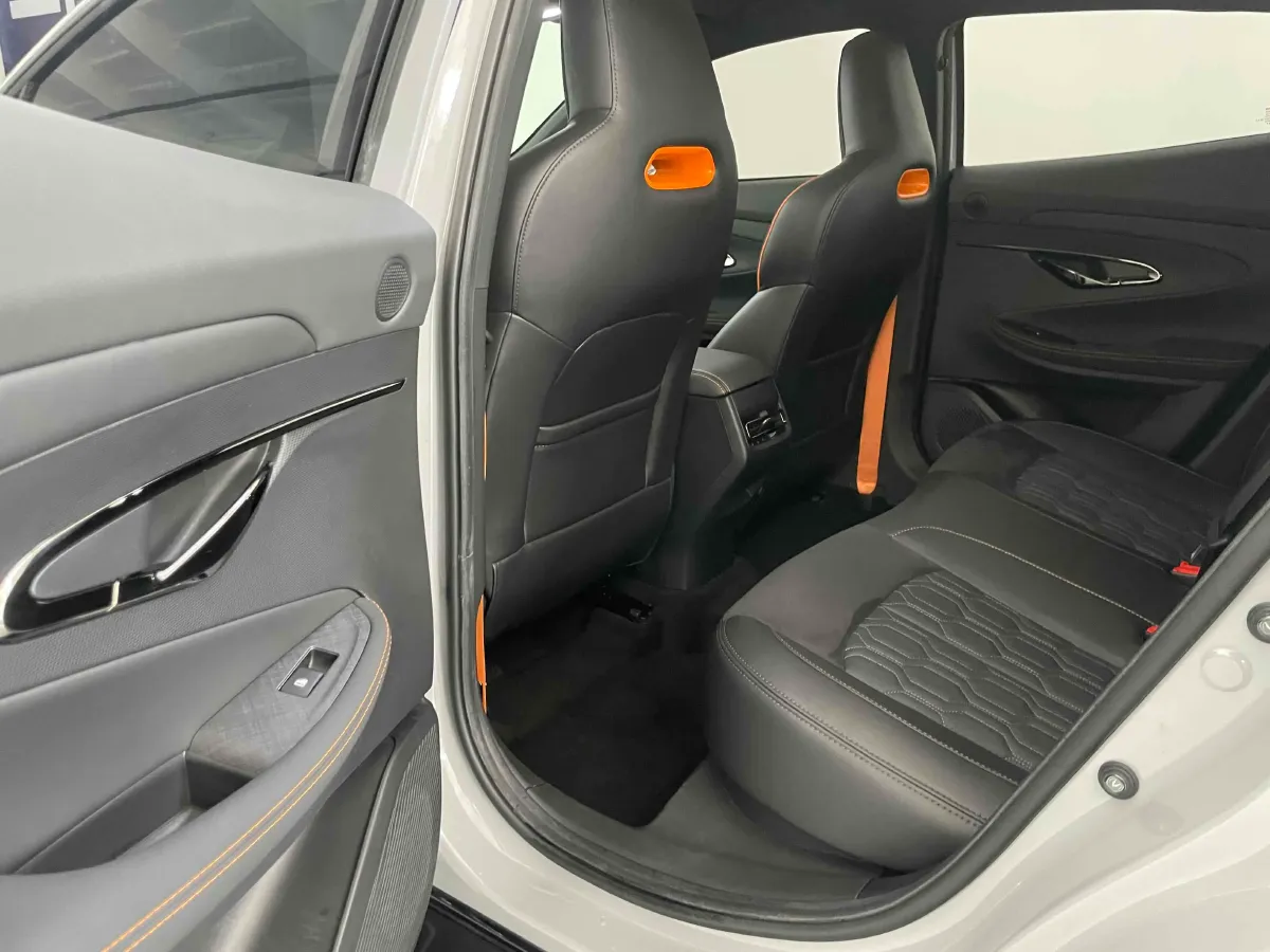 2022 ChangAn UNI-T 1.5T 188HP L4 7DCT,autocango,china used car exporter,china ev exporter,chinese used car exporter,chinese used ev exporter