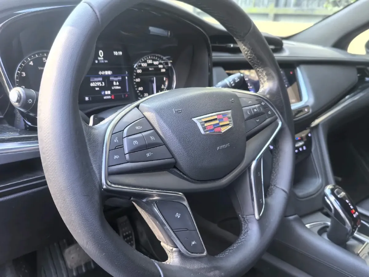 2022 Cadillac XT5 2.0T 237HP L4 9AT,autocango,china used car exporter,china ev exporter,chinese used car exporter,chinese used ev exporter