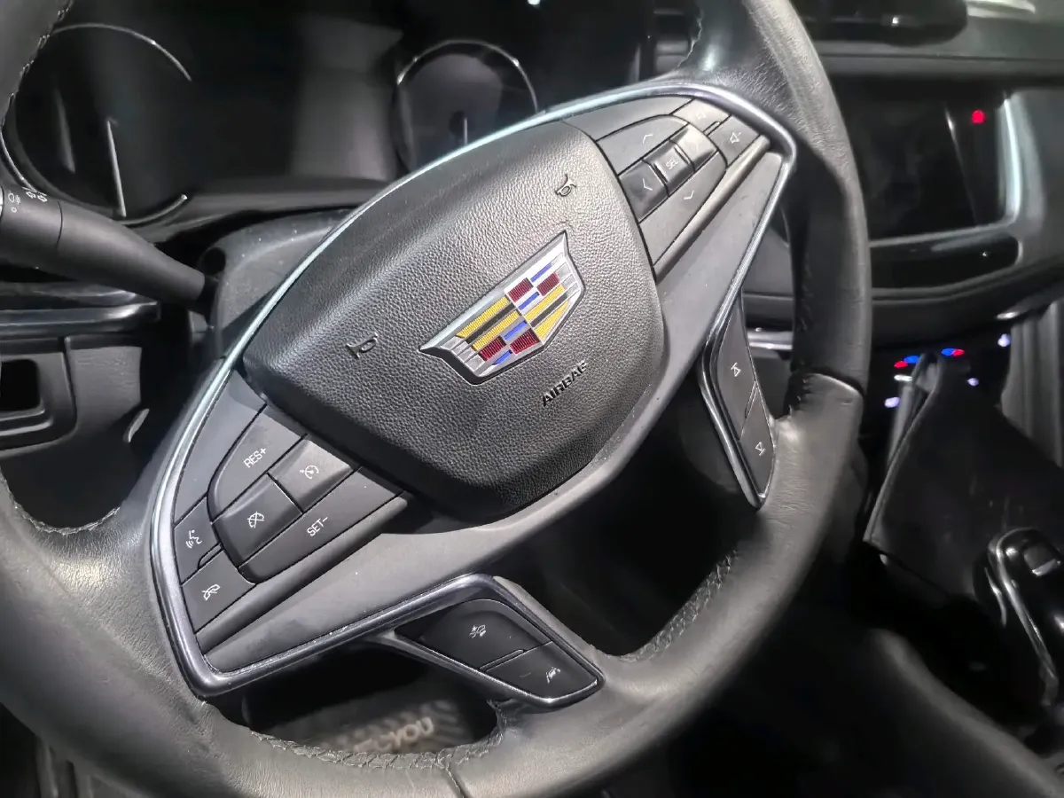 2022 Cadillac XT5 2.0T 237HP L4 9AT,autocango,china used car exporter,china ev exporter,chinese used car exporter,chinese used ev exporter