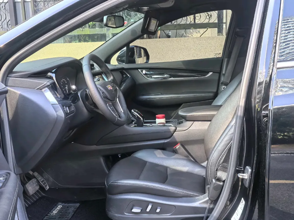 2022 Cadillac XT5 2.0T 237HP L4 9AT,autocango,china used car exporter,china ev exporter,chinese used car exporter,chinese used ev exporter