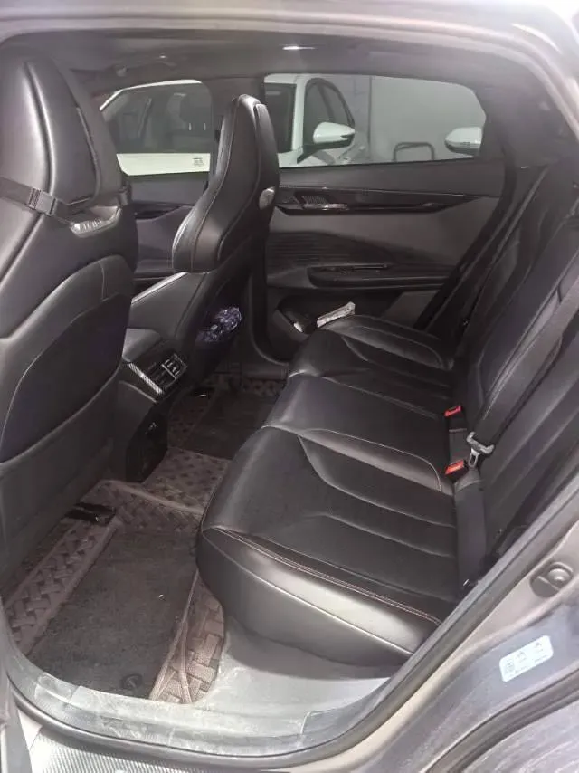 2022 ChangAn UNI-V 2.0T 233HP L4 8AT,autocango,china used car exporter,china ev exporter,chinese used car exporter,chinese used ev exporter