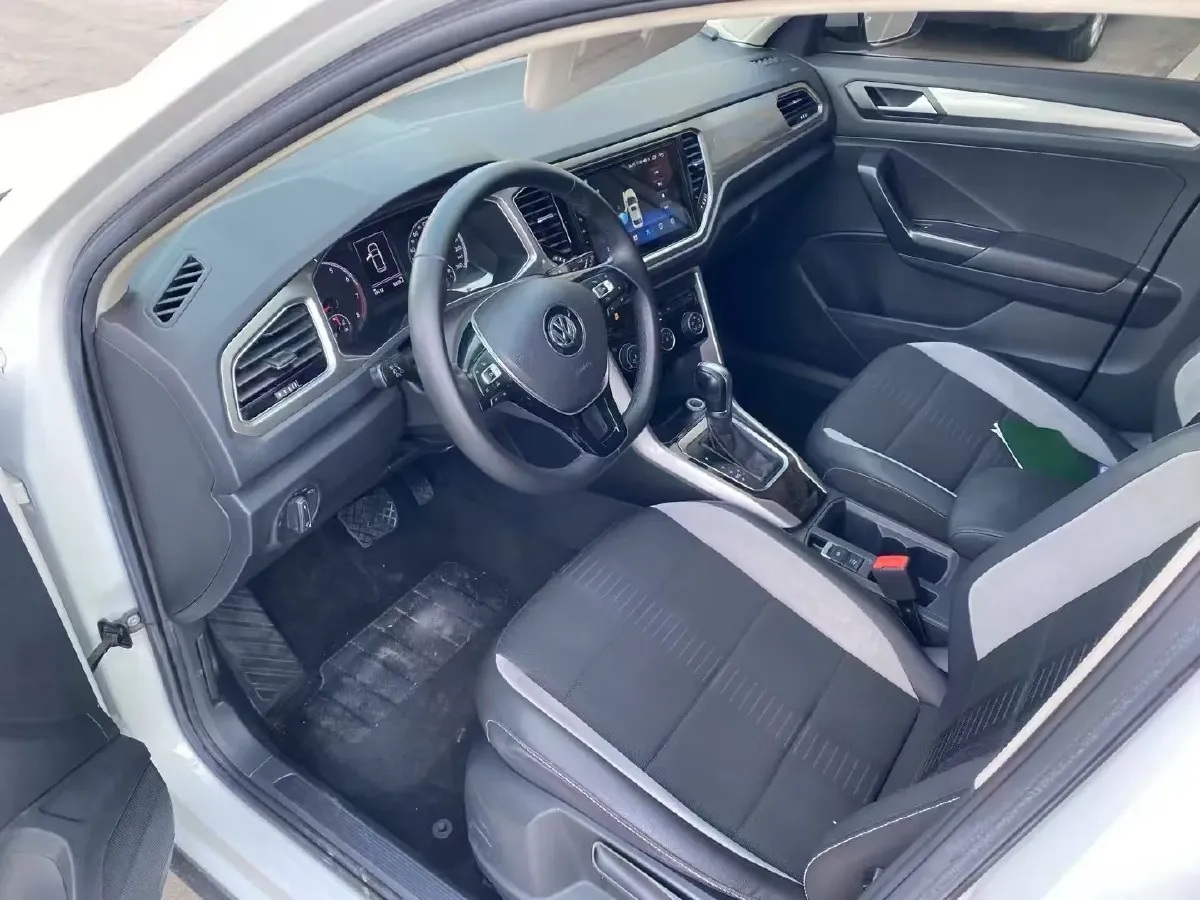2019 Volkswagen T-Roc 1.4T 131HP L4 7DCT,autocango,china used car exporter,china ev exporter,chinese used car exporter,chinese used ev exporter