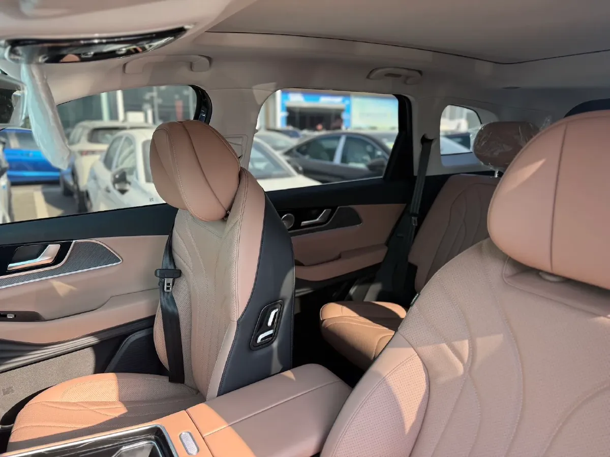 2024 Chery Tiggo8L 2.0T 254HP L4 8AT,autocango,china used car exporter,china ev exporter,chinese used car exporter,chinese used ev exporter