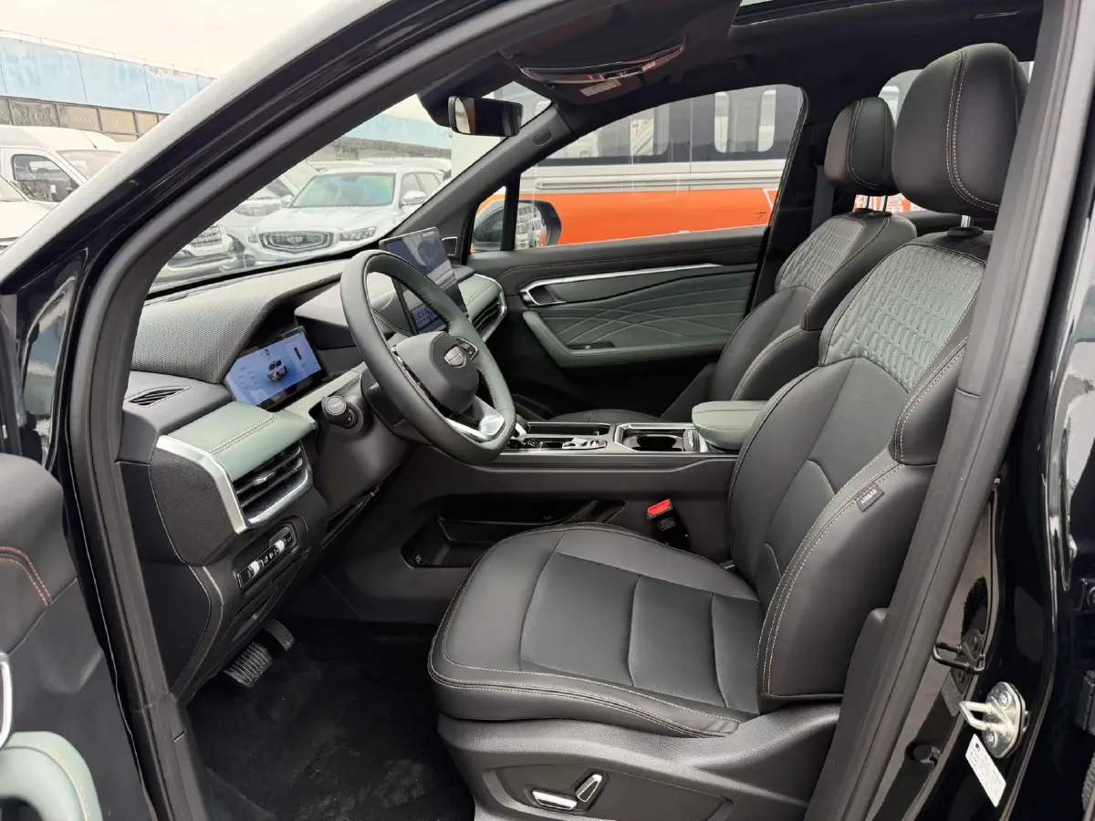 2024 Geely Okavango L 2.0T 218HP L4 7DCT,autocango,china used car exporter,china ev exporter,chinese used car exporter,chinese used ev exporter