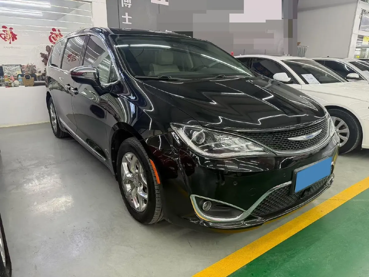 2017 Chrysler Pacifica 3.6L 279HP V6 9AT,autocango,china used car exporter,china ev exporter,chinese used car exporter,chinese used ev exporter