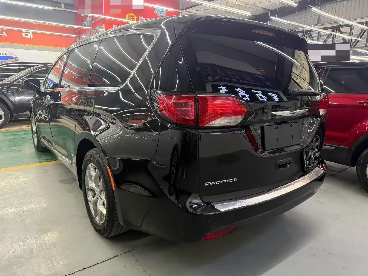2017 Chrysler Pacifica 3.6L 279HP V6 9AT,autocango,china used car exporter,china ev exporter,chinese used car exporter,chinese used ev exporter