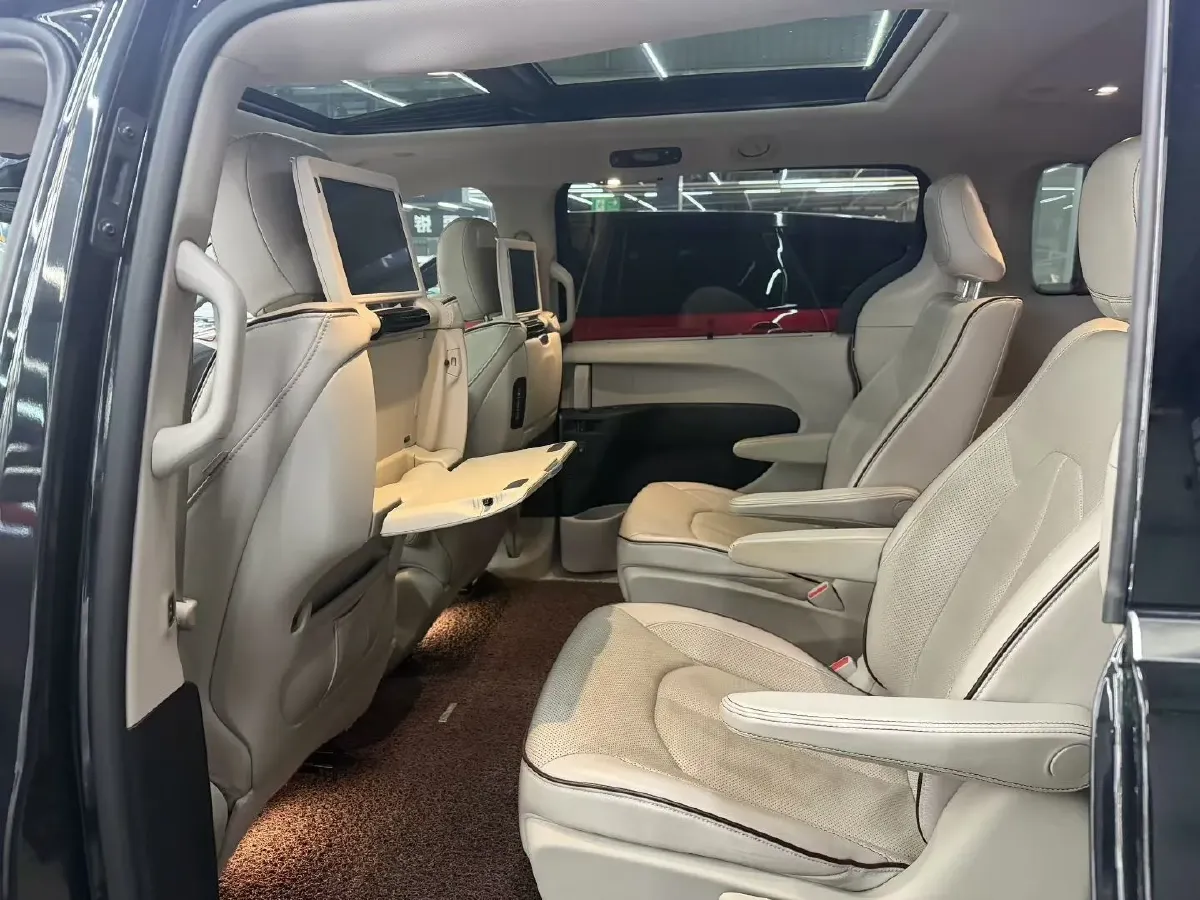 2017 Chrysler Pacifica 3.6L 279HP V6 9AT,autocango,china used car exporter,china ev exporter,chinese used car exporter,chinese used ev exporter