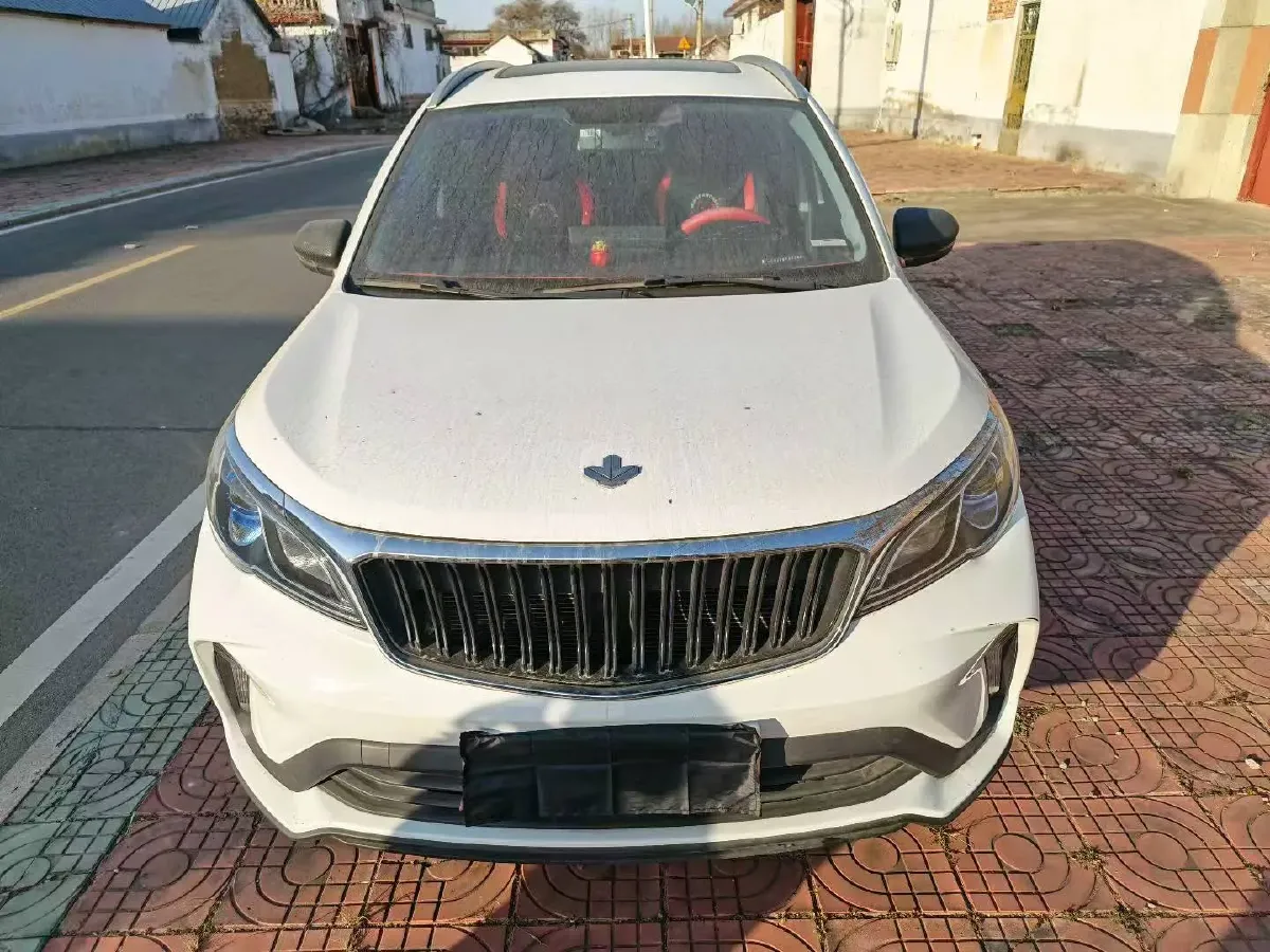 2022 Livan X3 PRO 1.5L 113HP L4 5MT,autocango,china used car exporter,china ev exporter,chinese used car exporter,chinese used ev exporter