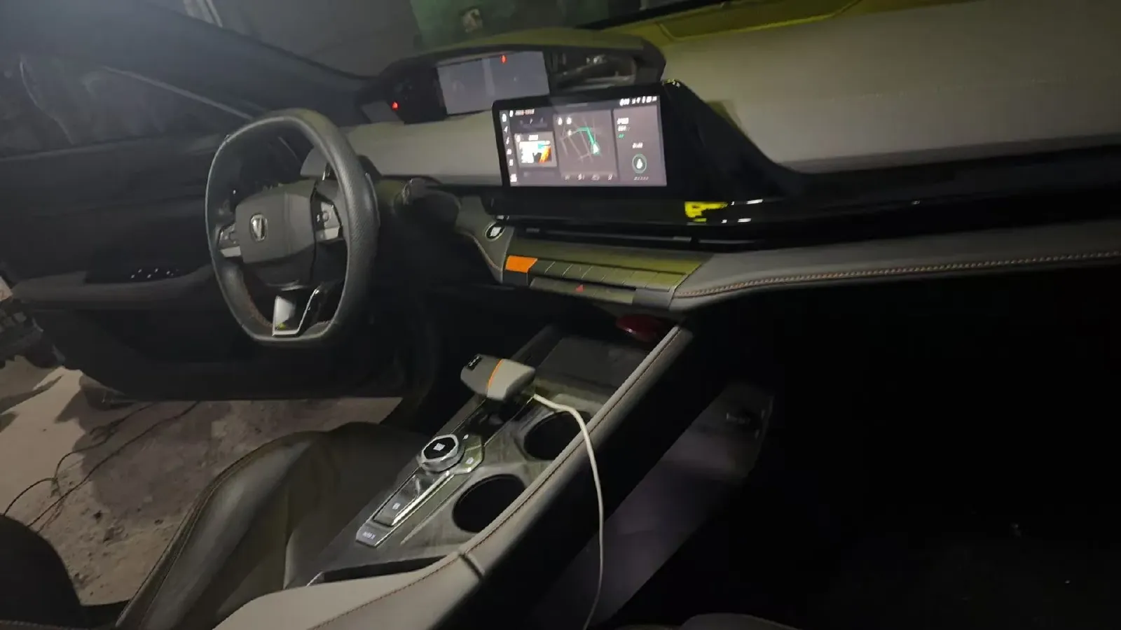 2022 ChangAn UNI-V 1.5T 188HP L4 7DCT,autocango,china used car exporter,china ev exporter,chinese used car exporter,chinese used ev exporter