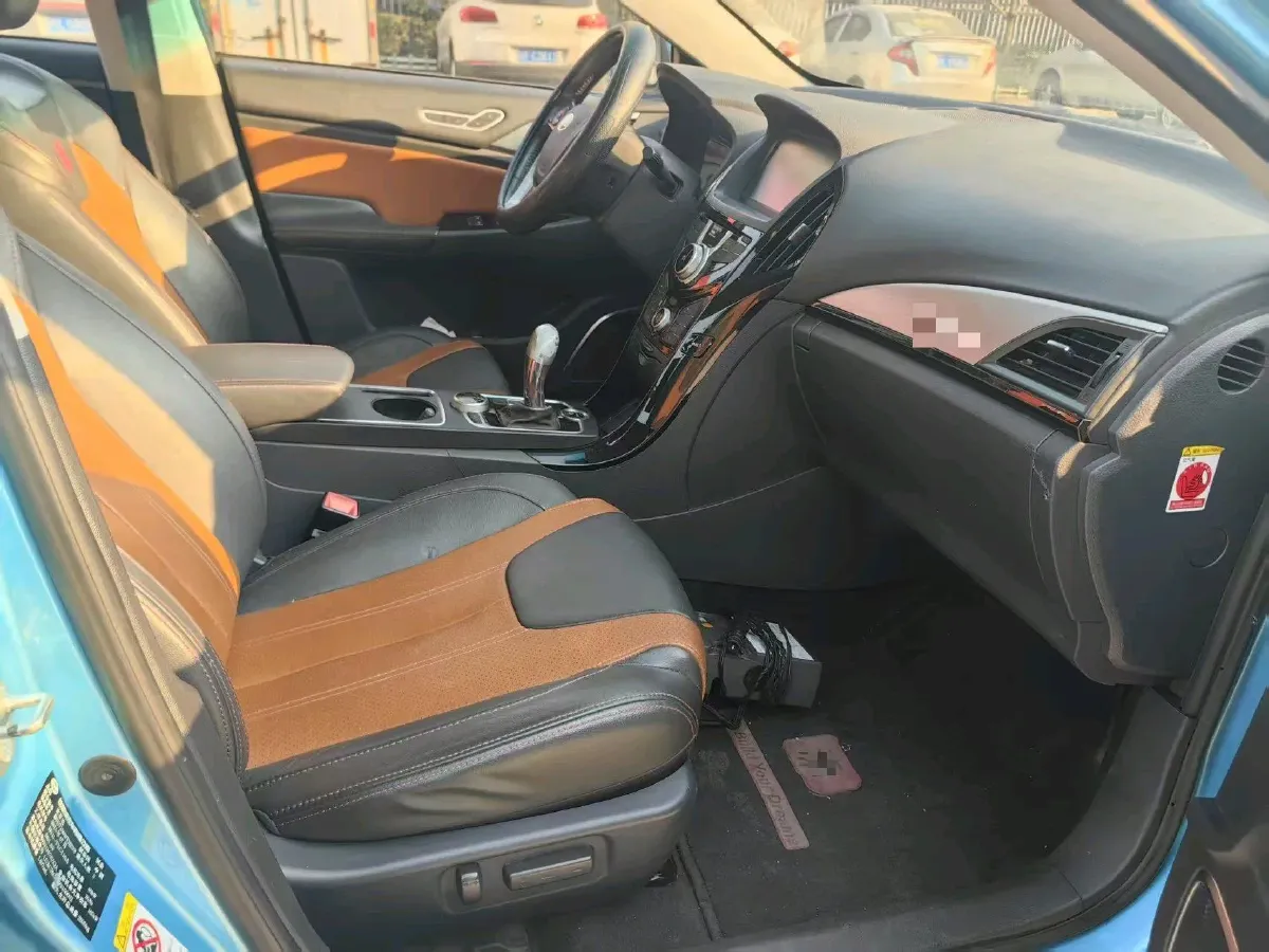 2022 ChangAn UNI-V 1.5T 188HP L4 7DCT,autocango,china used car exporter,china ev exporter,chinese used car exporter,chinese used ev exporter