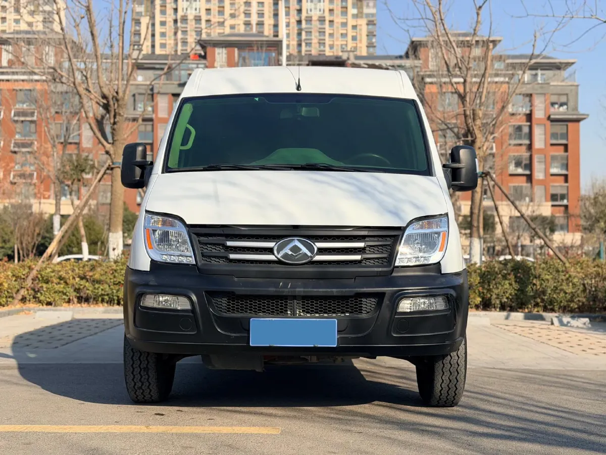 2020 MAXUS XinTu V80 2.5T 136HP L4 6MT,autocango,china used car exporter,china ev exporter,chinese used car exporter,chinese used ev exporter
