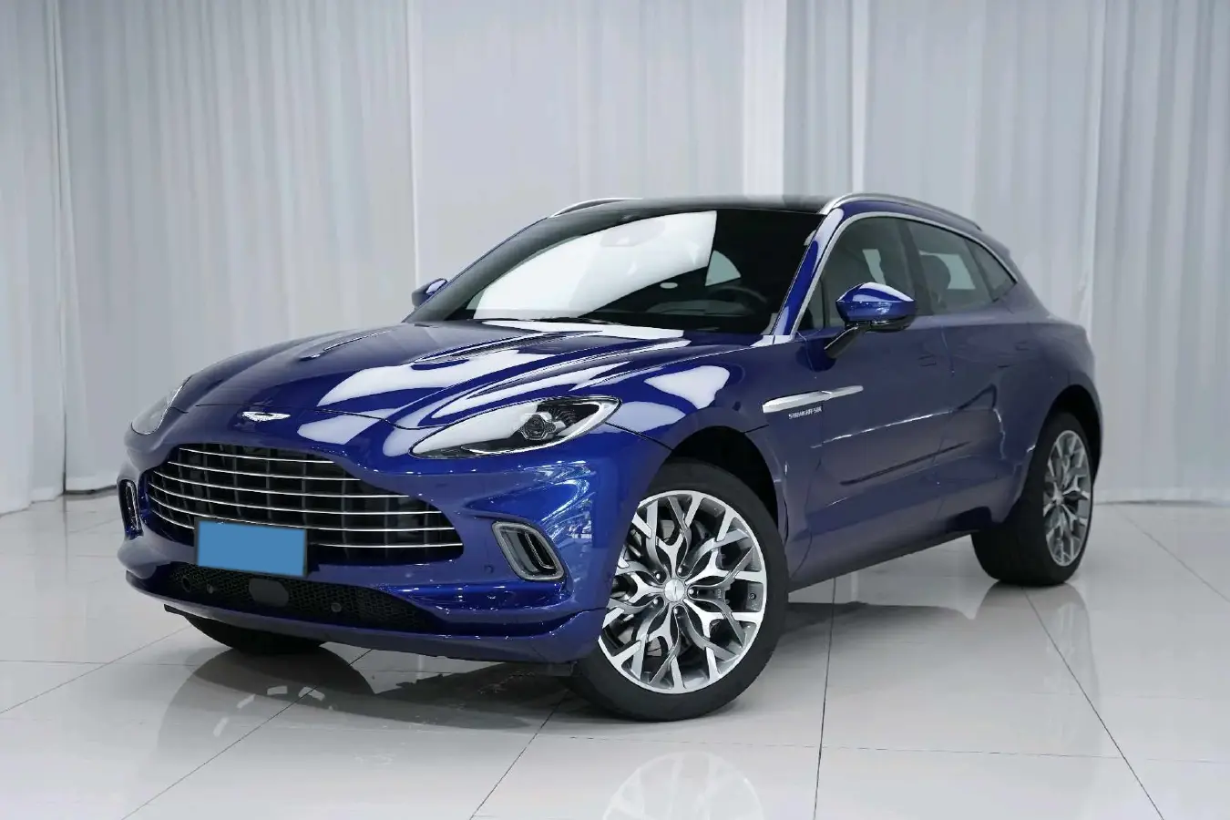 2023 Aston Martin DBX 3.0T 435HP L6 9AT
