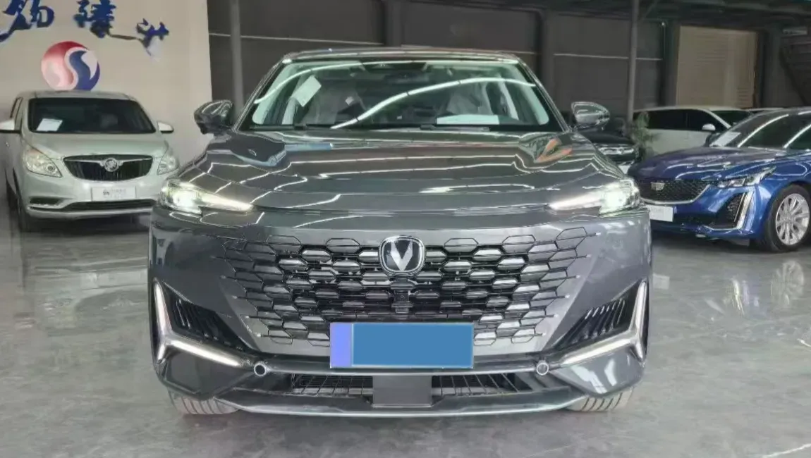 2024 ChangAn UNI-K 2.0T 233HP L4 8AT,autocango,china used car exporter,china ev exporter,chinese used car exporter,chinese used ev exporter