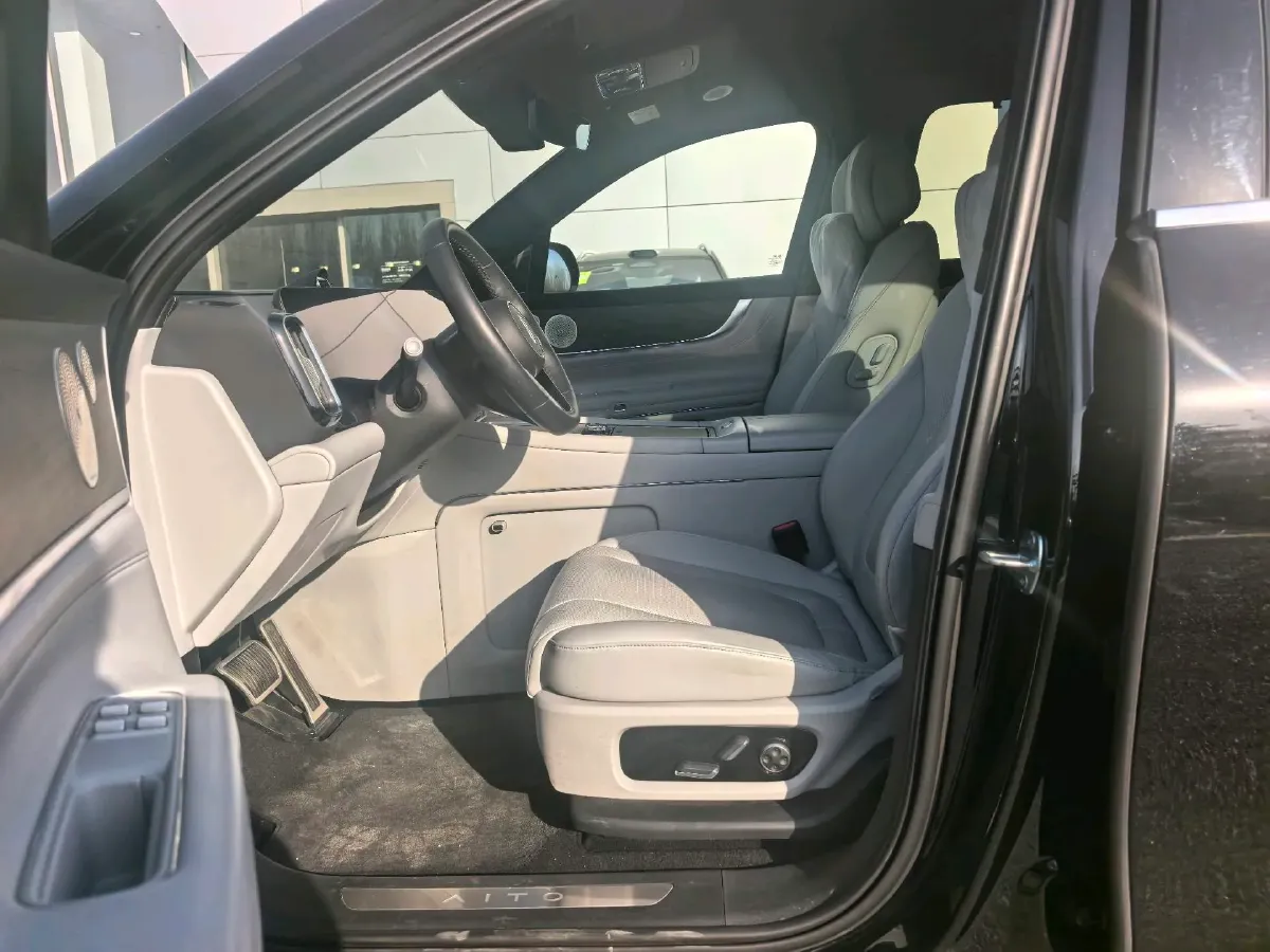 2024 AITO AITO M9 1.5T 152HP L4 REEV 42KWH,autocango,china used car exporter,china ev exporter,chinese used car exporter,chinese used ev exporter