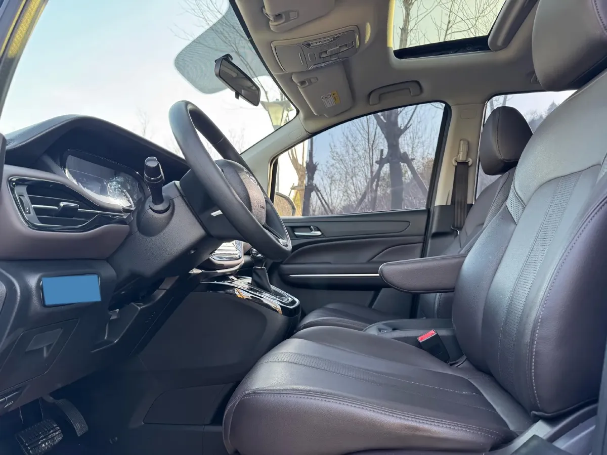 2021 GAC Trumpchi M6 1.5T 169HP L4 7DCT,autocango,china used car exporter,china ev exporter,chinese used car exporter,chinese used ev exporter