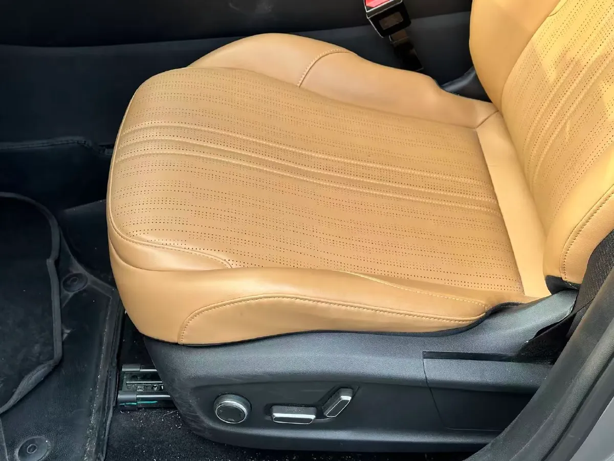 2023 Geely Galaxy L7 1.5T 163HP L4 3DHT PHEV 18.7KWH,autocango,china used car exporter,china ev exporter,chinese used car exporter,chinese used ev exporter