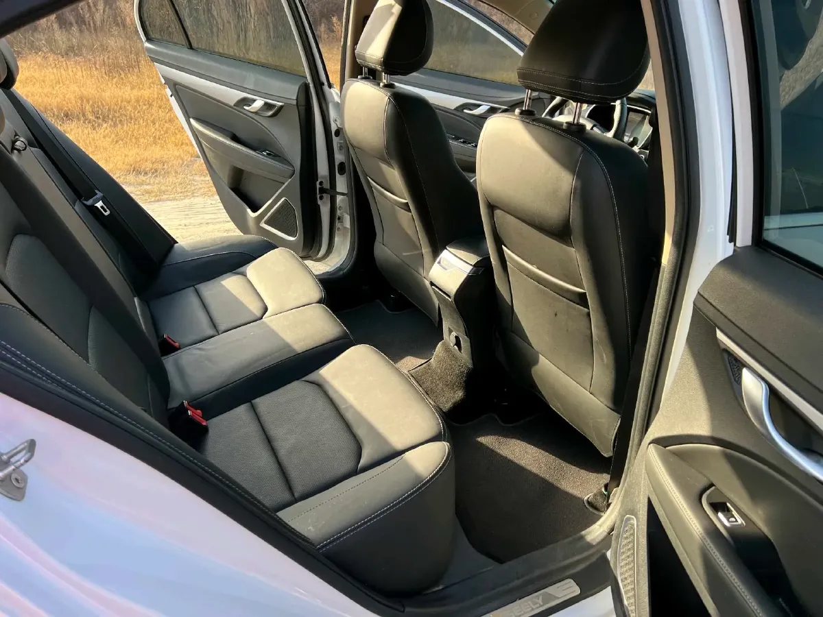 2018 Geely Emgrand 1.5L 109HP L4 5MT,autocango,china used car exporter,china ev exporter,chinese used car exporter,chinese used ev exporter