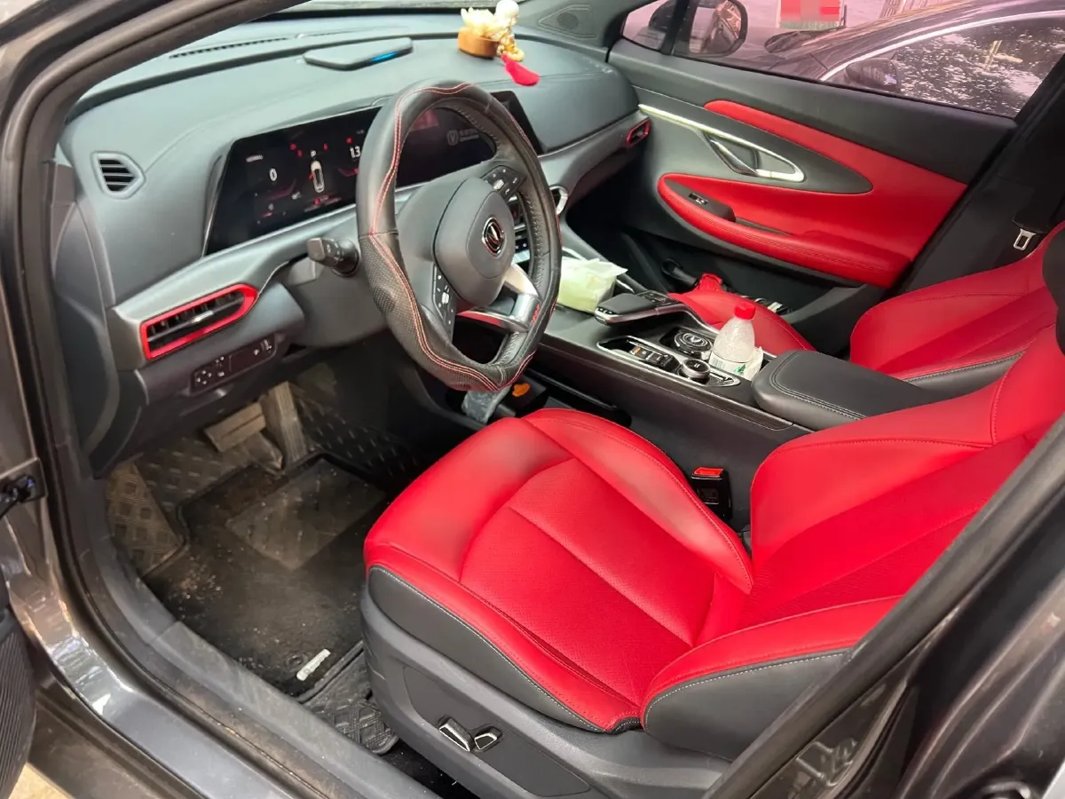 2020 ChangAn UNI-T 1.5T 180HP L4 7DCT,autocango,china used car exporter,china ev exporter,chinese used car exporter,chinese used ev exporter