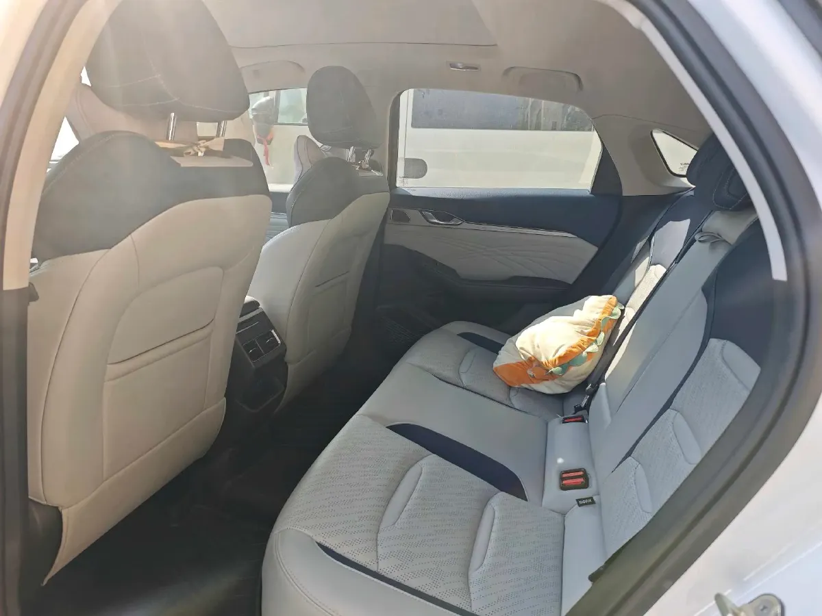 2021 Geely Preface 2.0T 190HP L4 7DCT,autocango,china used car exporter,china ev exporter,chinese used car exporter,chinese used ev exporter