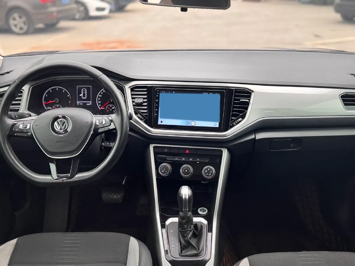 2019 Volkswagen T-Roc 1.4T 150HP L4 7DCT,autocango,china used car exporter,china ev exporter,chinese used car exporter,chinese used ev exporter