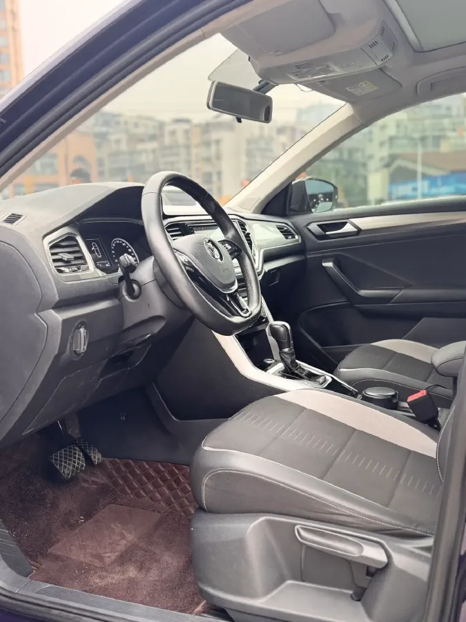 2019 Volkswagen T-Roc 1.4T 150HP L4 7DCT,autocango,china used car exporter,china ev exporter,chinese used car exporter,chinese used ev exporter