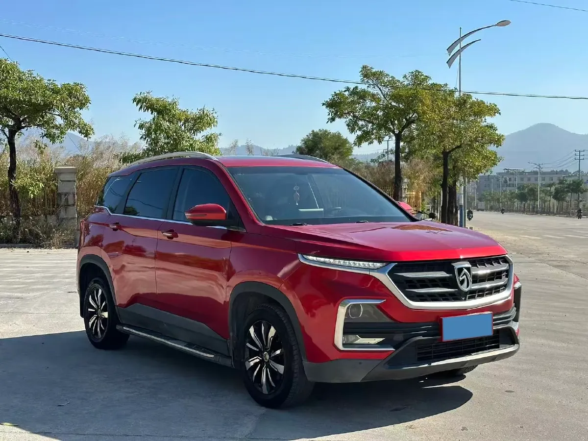 2018 BaoJun 530 1.5T 150HP L4 6DCT,autocango,china used car exporter,china ev exporter,chinese used car exporter,chinese used ev exporter