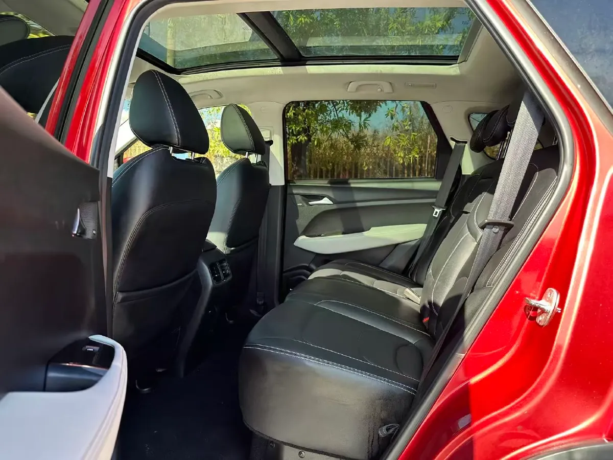 2018 BaoJun 530 1.5T 150HP L4 6DCT,autocango,china used car exporter,china ev exporter,chinese used car exporter,chinese used ev exporter