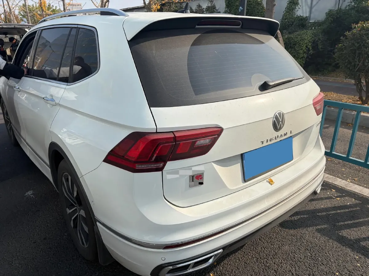 2024 Volkswagen Tiguan L 2.0T 186HP L4 7DCT,autocango,china used car exporter,china ev exporter,chinese used car exporter,chinese used ev exporter
