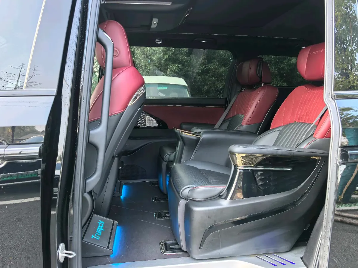 2024 GAC Trumpchi M8 2.0T 252HP L4 8AT,autocango,china used car exporter,china ev exporter,chinese used car exporter,chinese used ev exporter