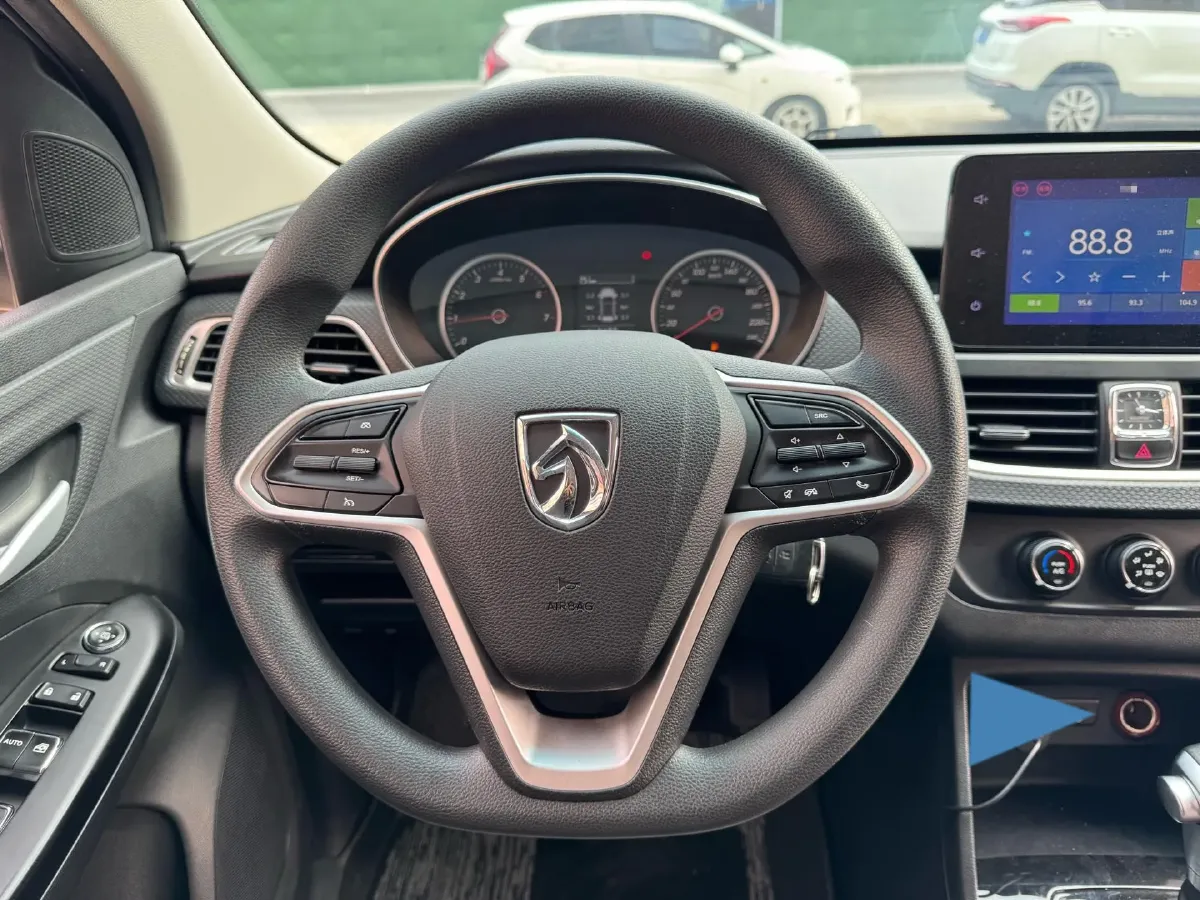 2019 BaoJun 730 1.5T 151HP L4 CVT,autocango,china used car exporter,china ev exporter,chinese used car exporter,chinese used ev exporter