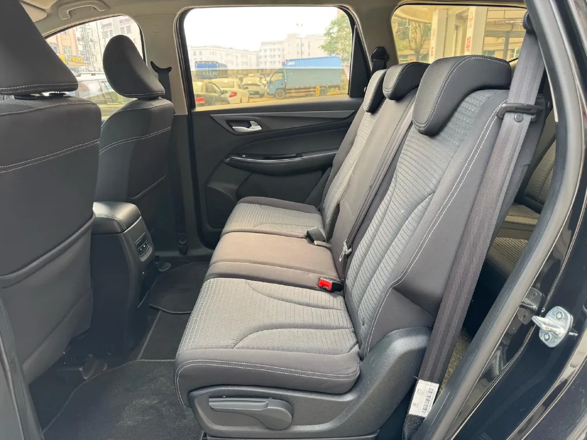 2019 BaoJun 730 1.5T 151HP L4 CVT,autocango,china used car exporter,china ev exporter,chinese used car exporter,chinese used ev exporter