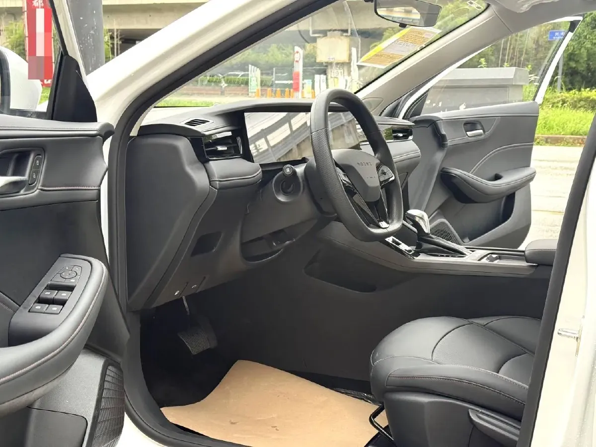 2026 Roewe i5 1.5L 129HP L4 CVT,autocango,china used car exporter,china ev exporter,chinese used car exporter,chinese used ev exporter