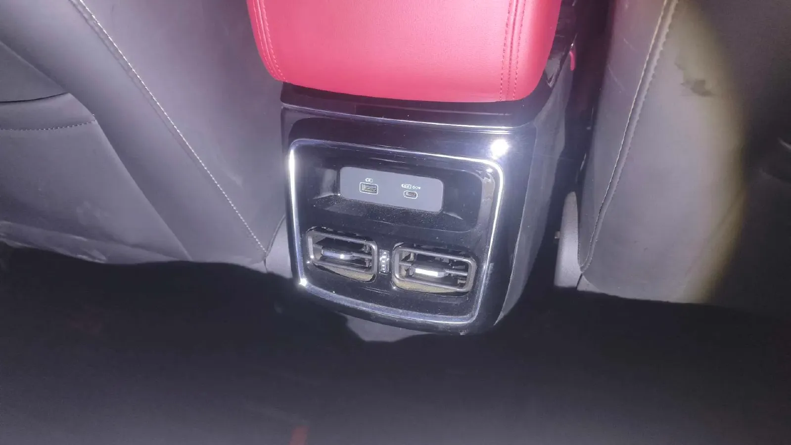 2023 Jetour X70 PRO 1.6T 197HP L4 7DCT,autocango,china used car exporter,china ev exporter,chinese used car exporter,chinese used ev exporter