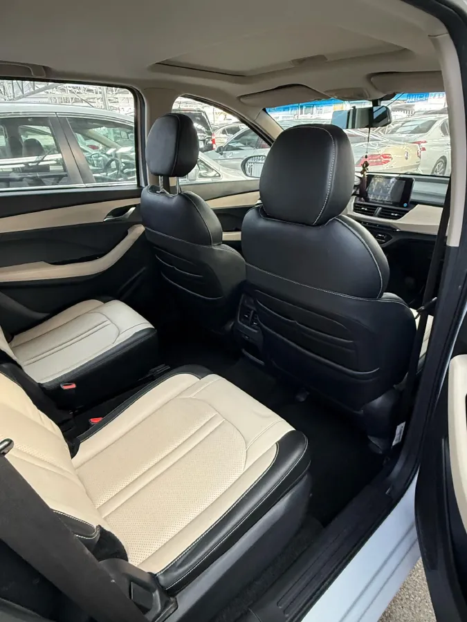 2018 BaoJun 360 1.5L 112HP L4 6MT,autocango,china used car exporter,china ev exporter,chinese used car exporter,chinese used ev exporter